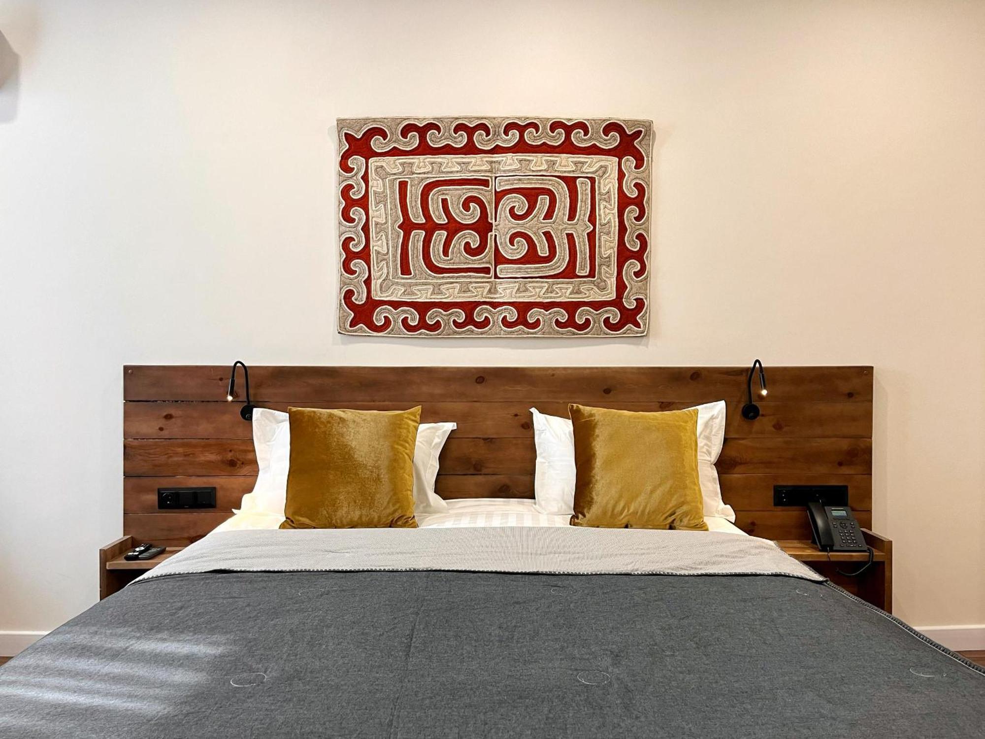 West Inn Akjola Hotel Bishkek Bagian luar foto